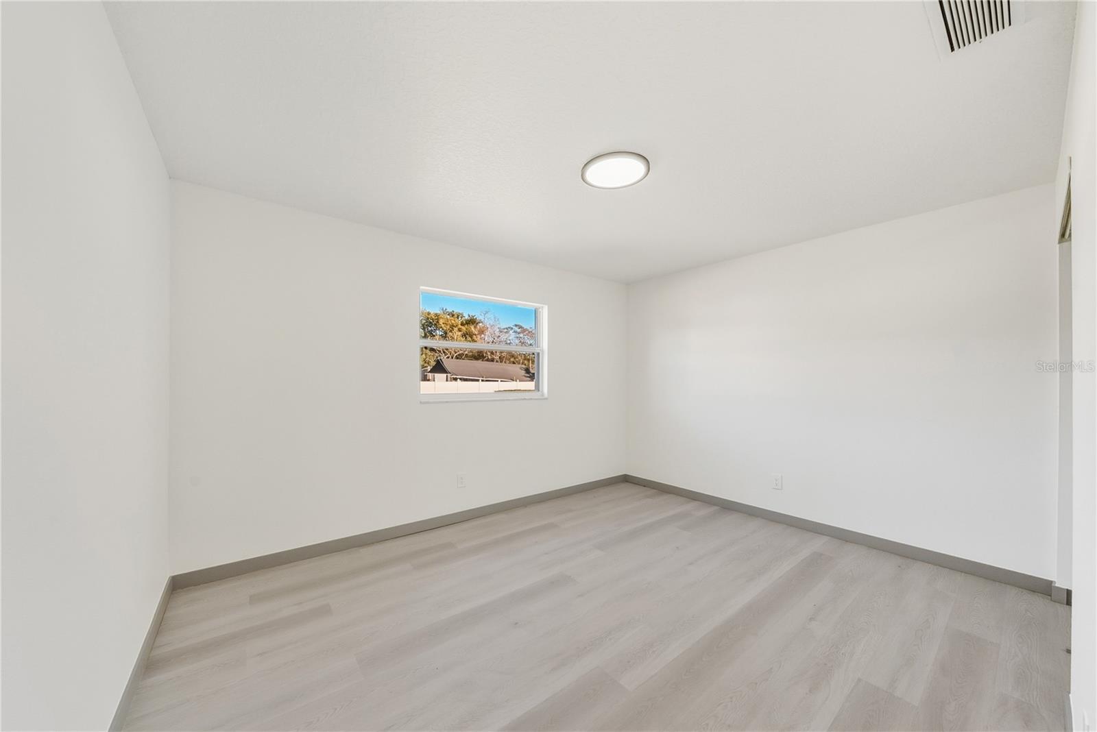 RIVIERA SHORES - Residential