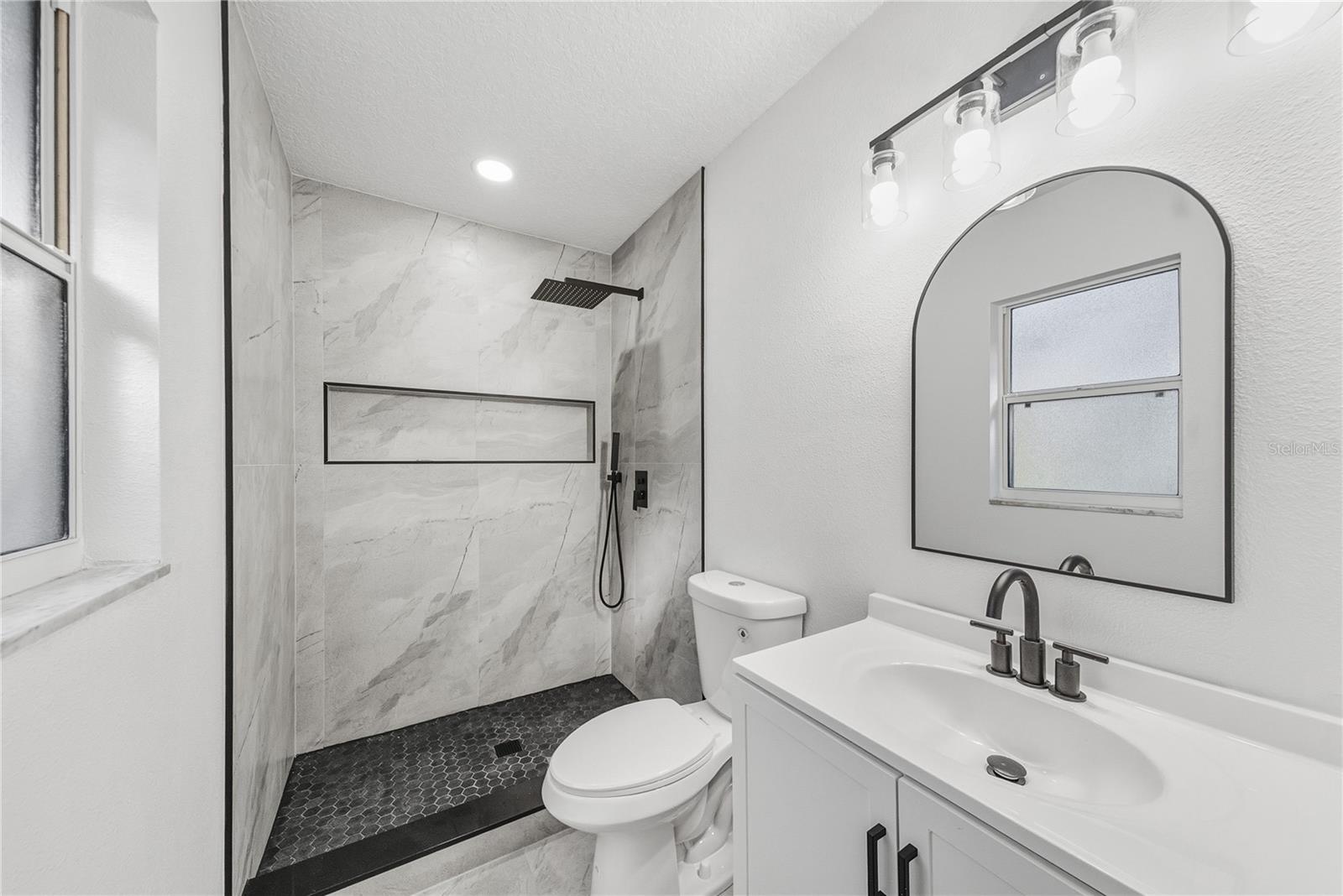 RIVIERA SHORES - Residential