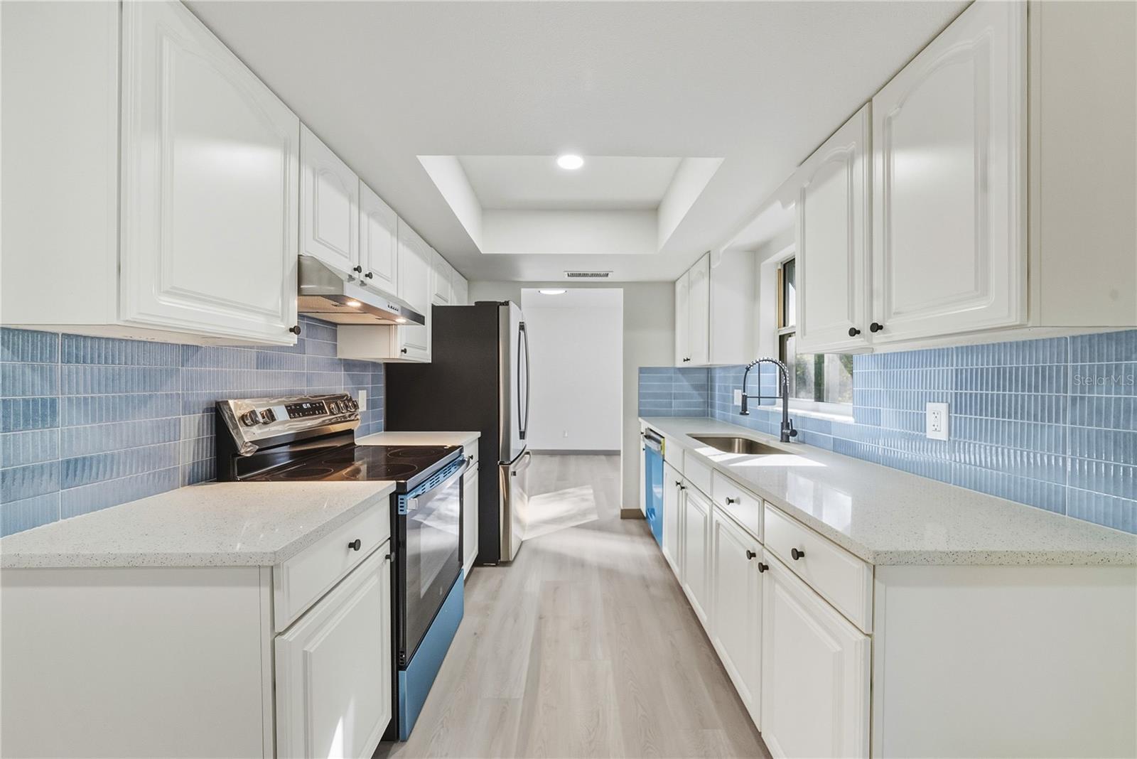 RIVIERA SHORES - Residential