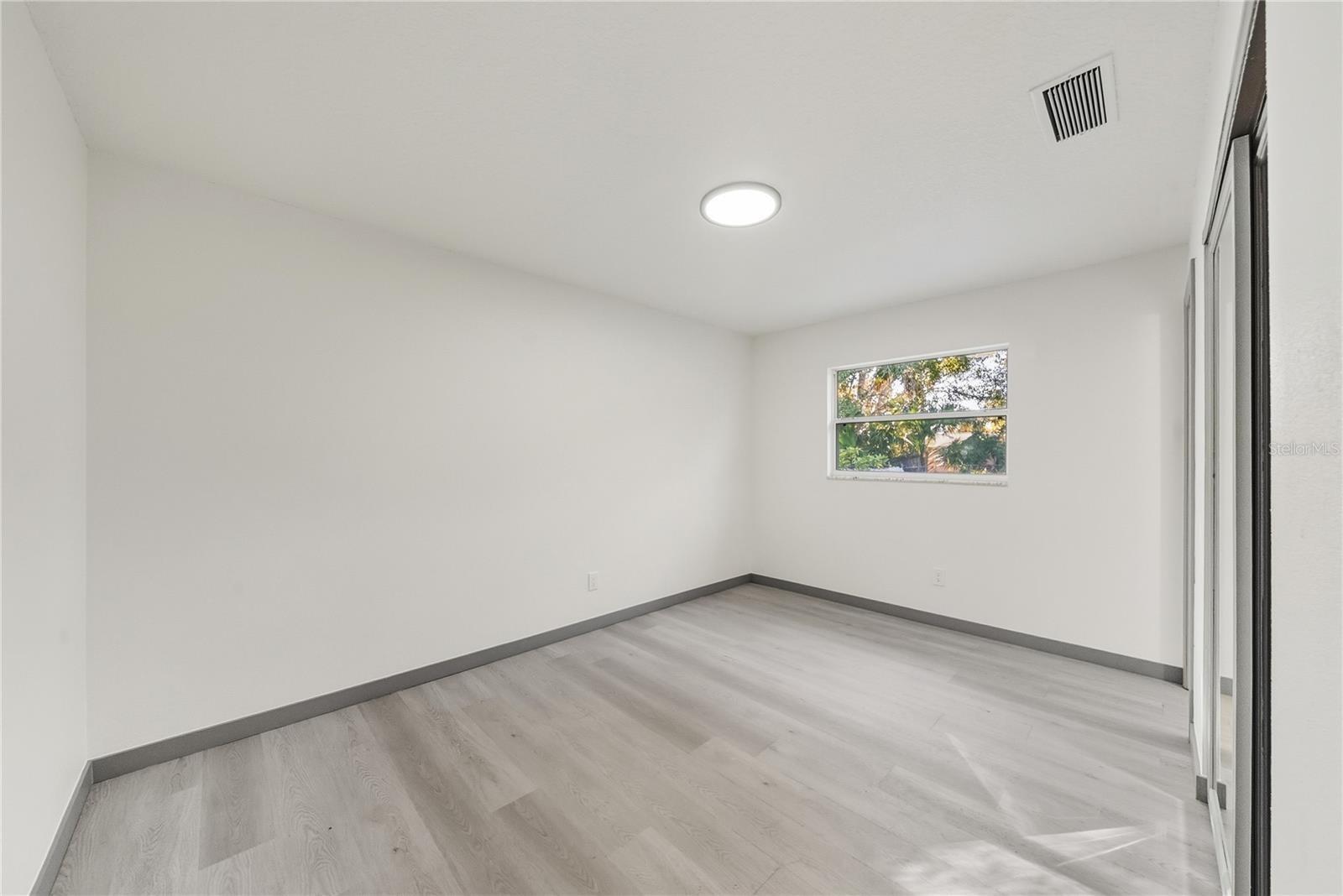 RIVIERA SHORES - Residential