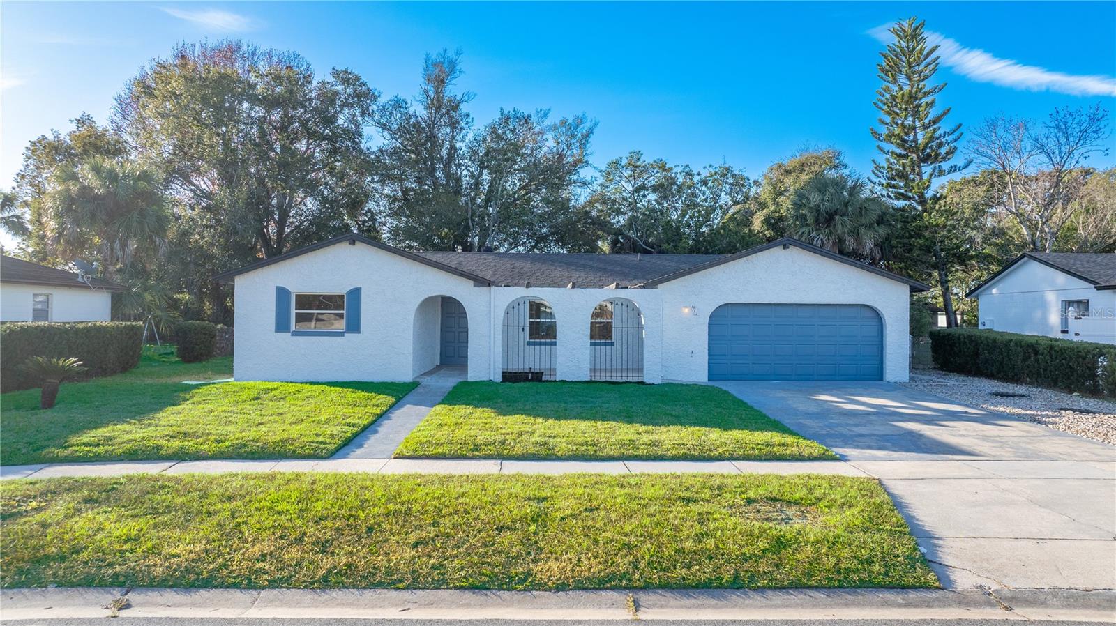 RIVIERA SHORES - Residential