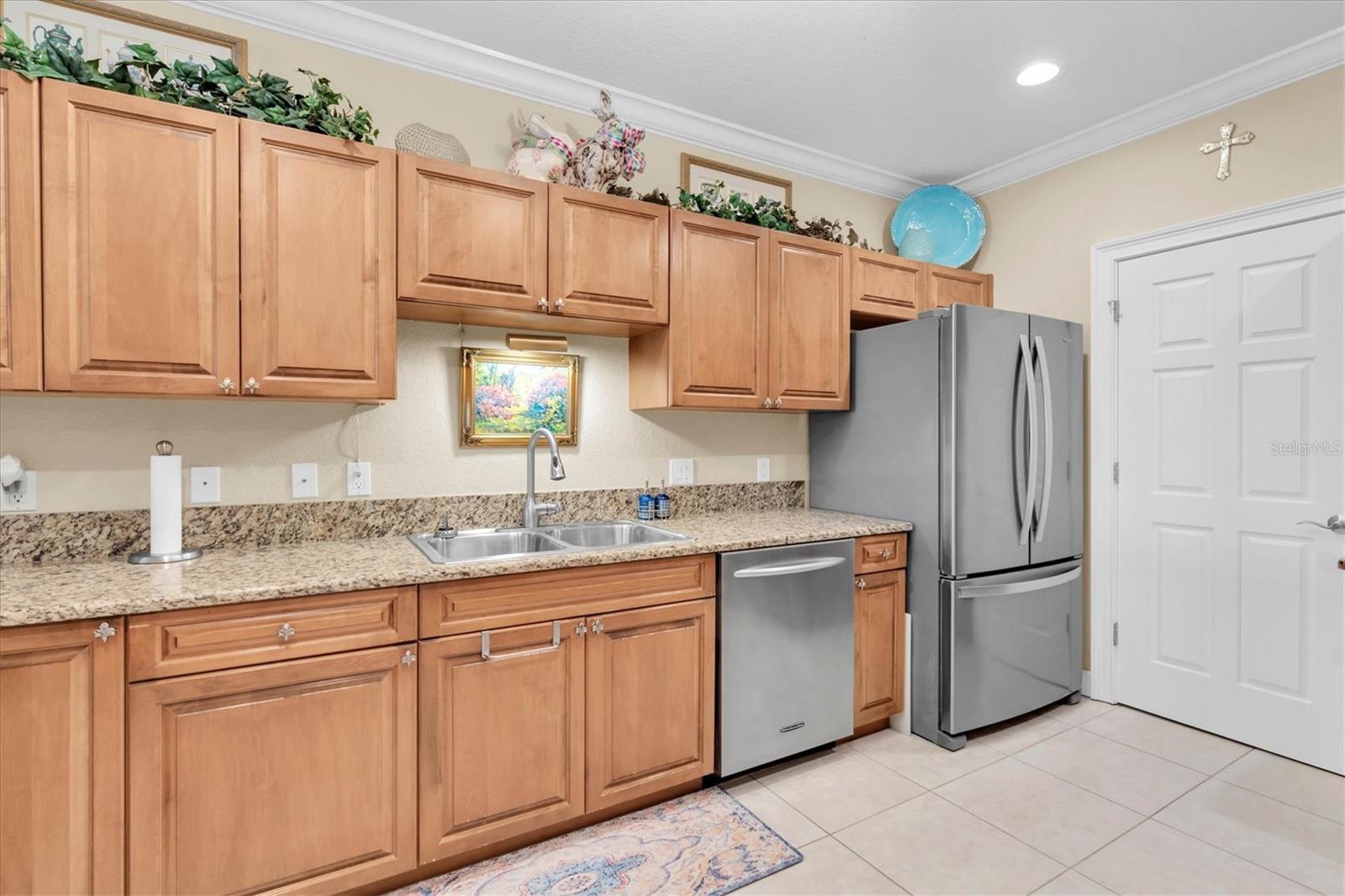 300 CAPRI CONDO - Residential Lease