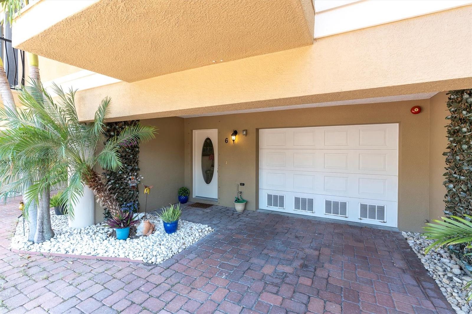 300 CAPRI CONDO - Residential Lease