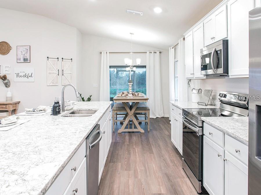 613 AMBLESIDE DRIVE