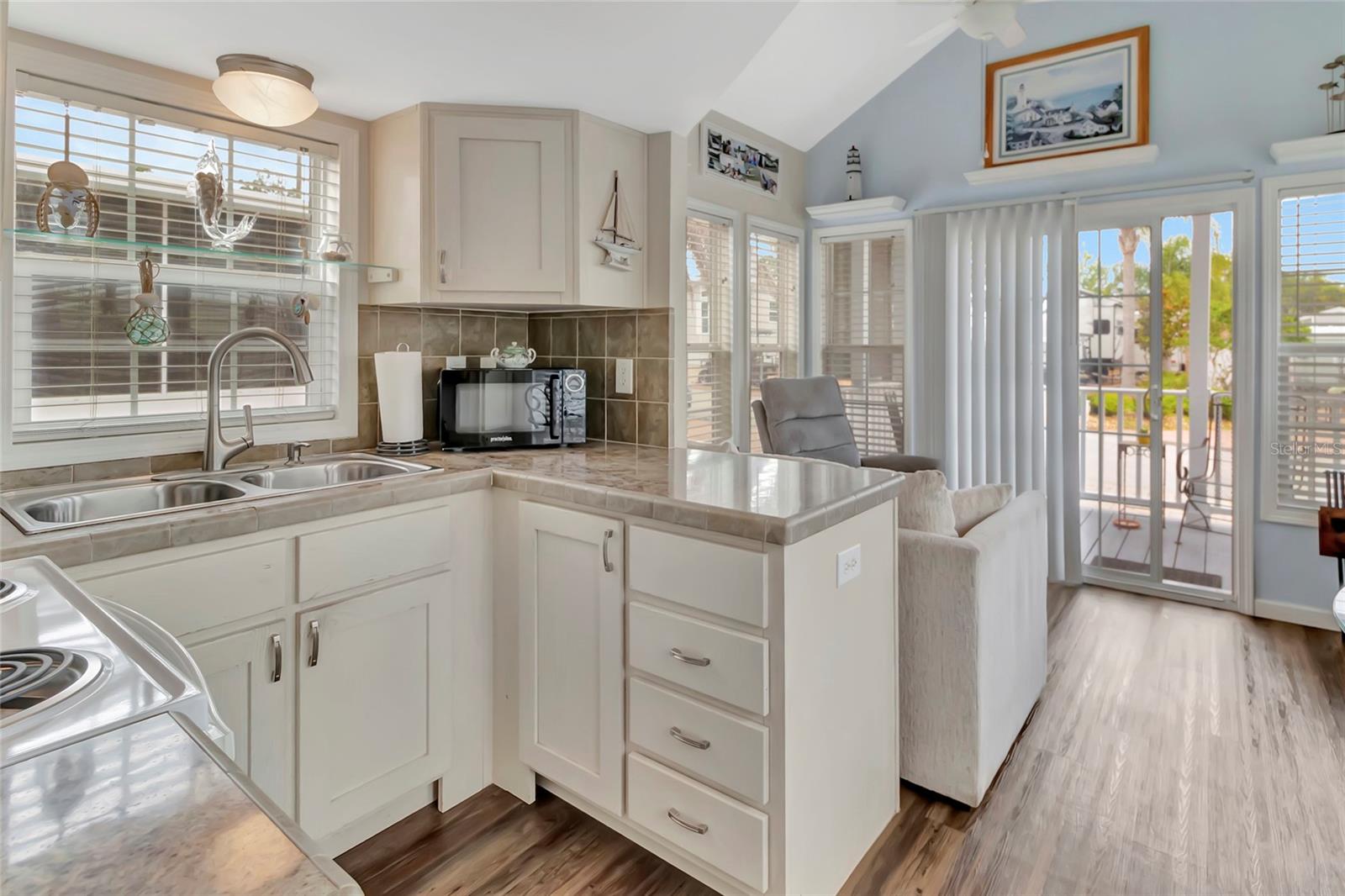 ROLLING RDG RV RESIDENCE - Residential