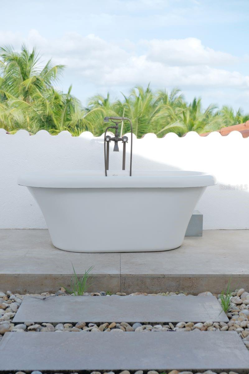 DORADO BEACH EAST - Residential