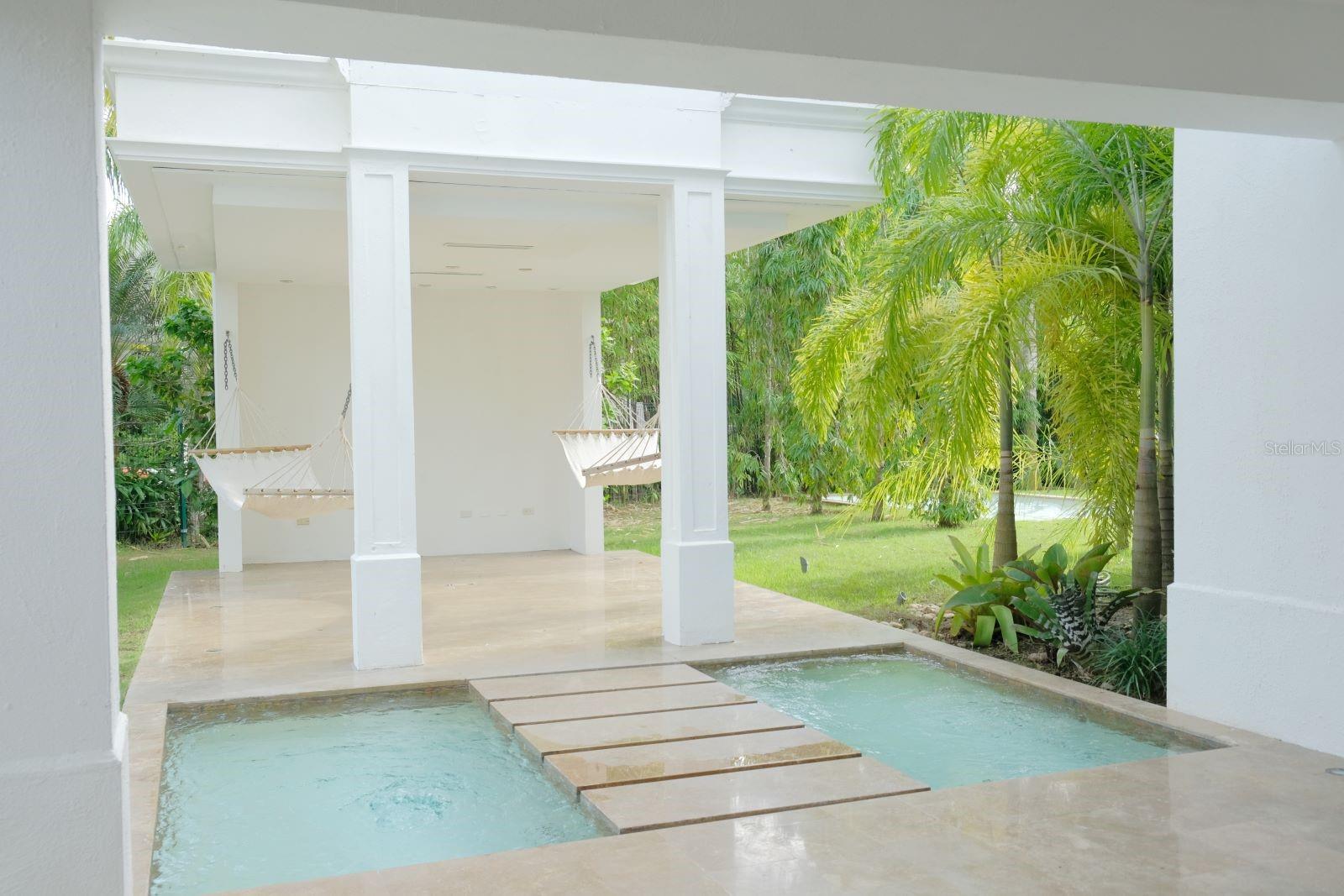 DORADO BEACH EAST - Residential