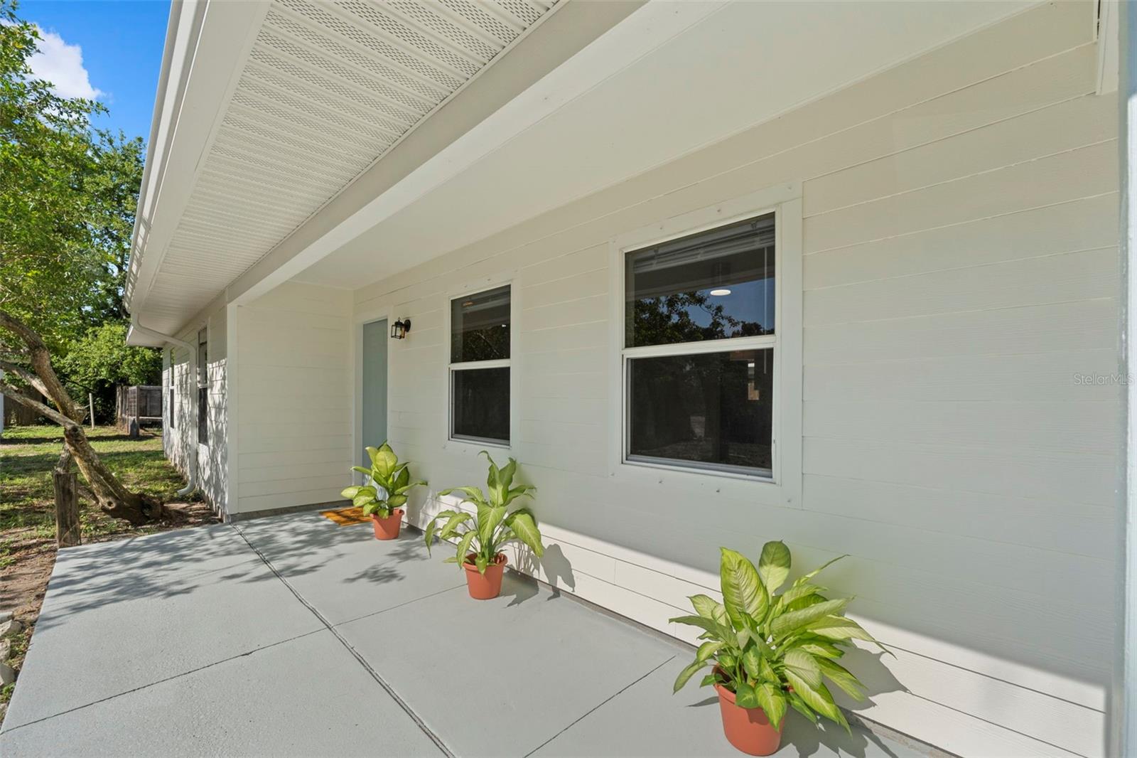 215 BRADBURY AVENUE