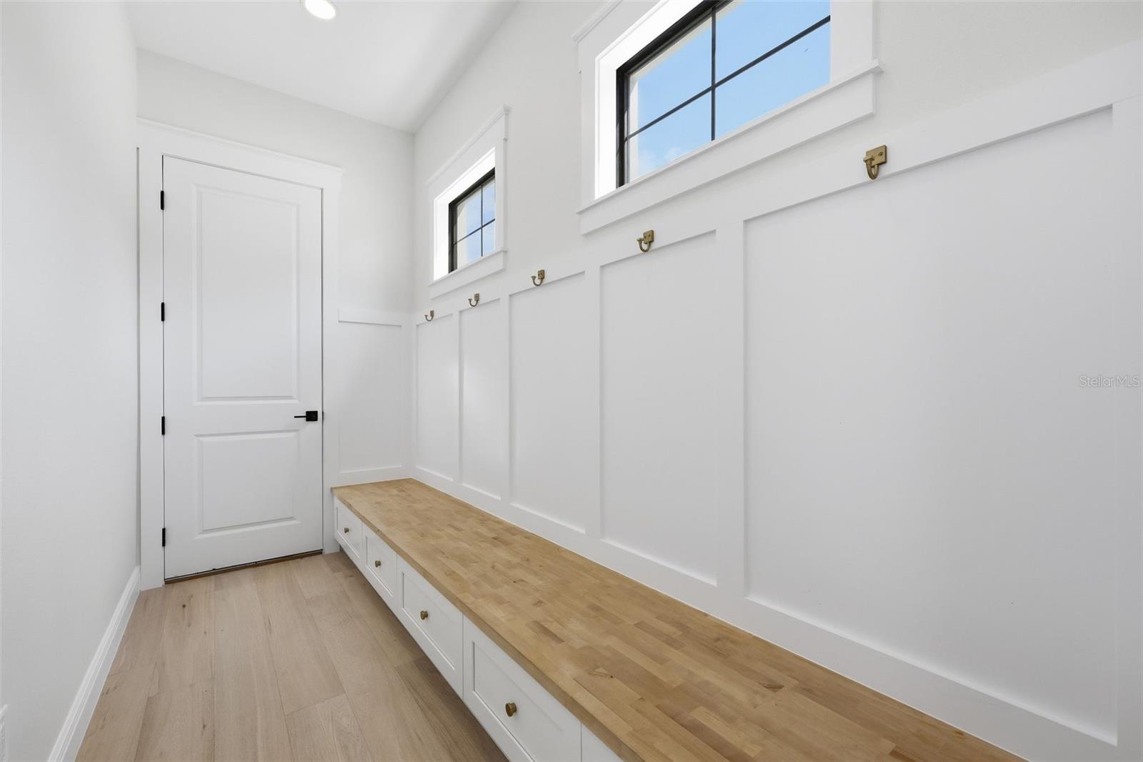 SUBURB ROYAL - Residential