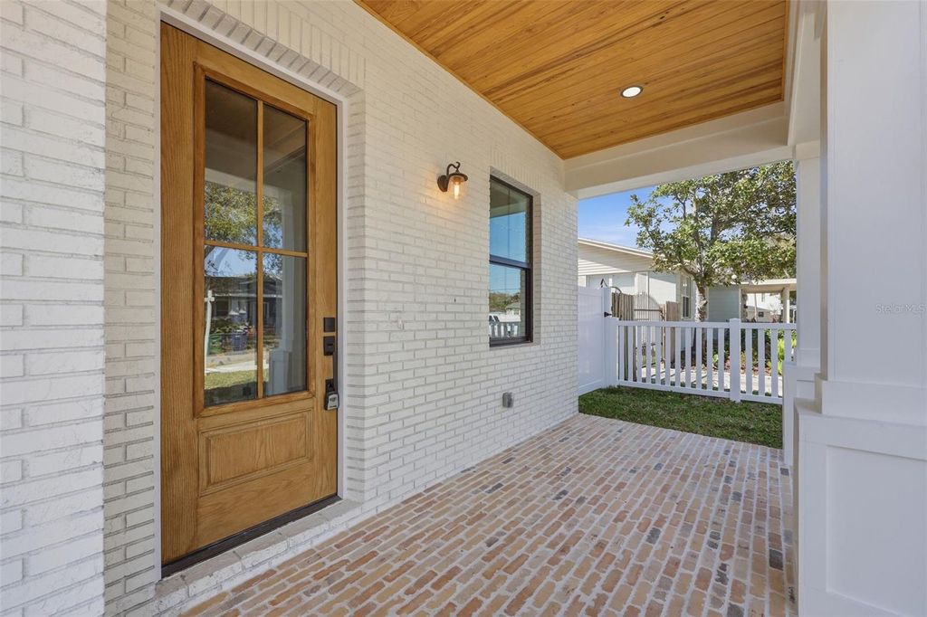 Photo of 920 W Alfred Street, Tampa, FL 33603 (MLS # TB8478177)