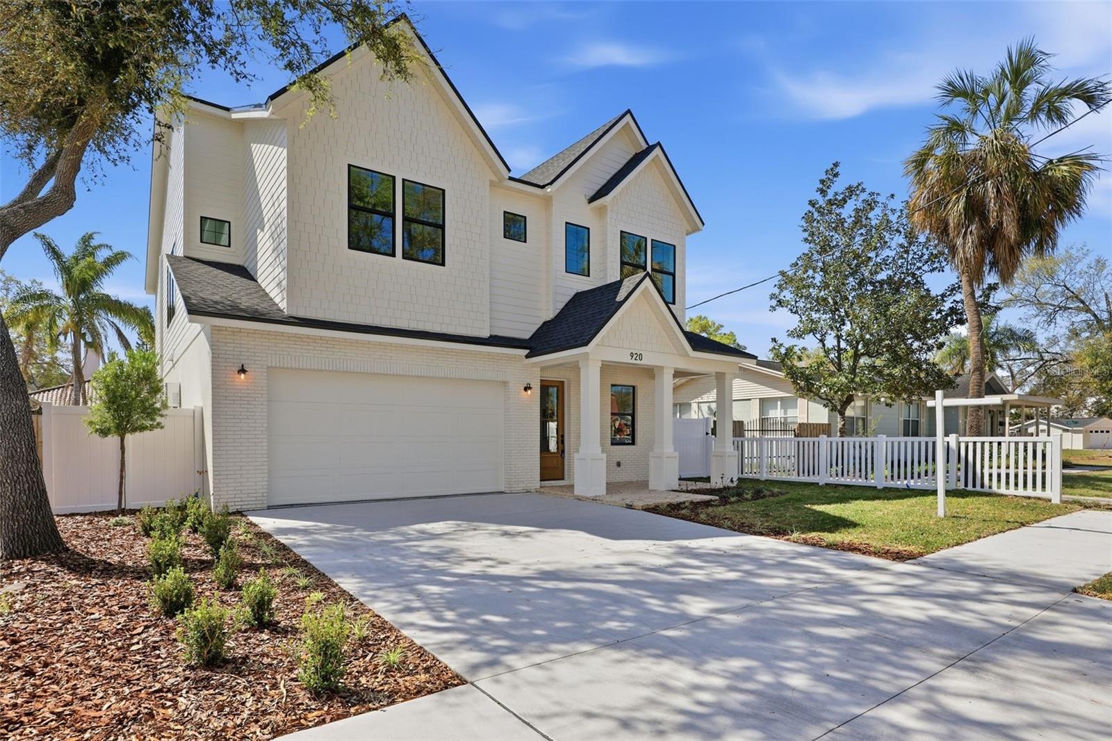 SUBURB ROYAL - Residential