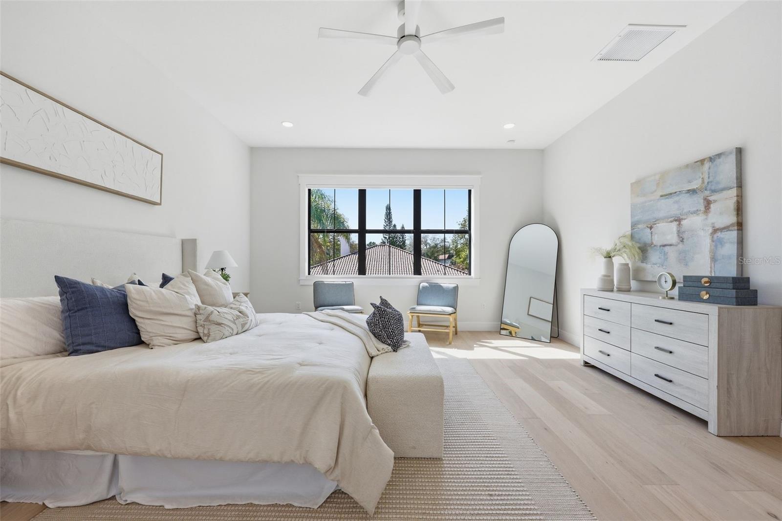 SUBURB ROYAL - Residential