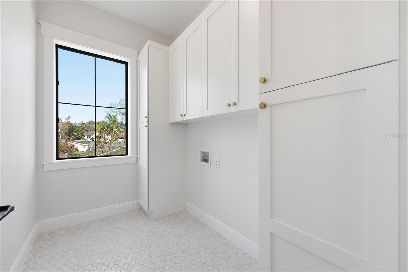 SUBURB ROYAL - Residential