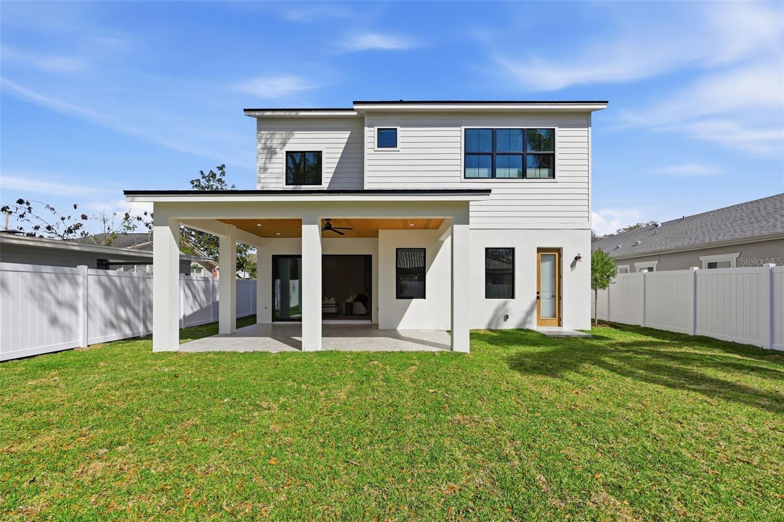 SUBURB ROYAL - Residential