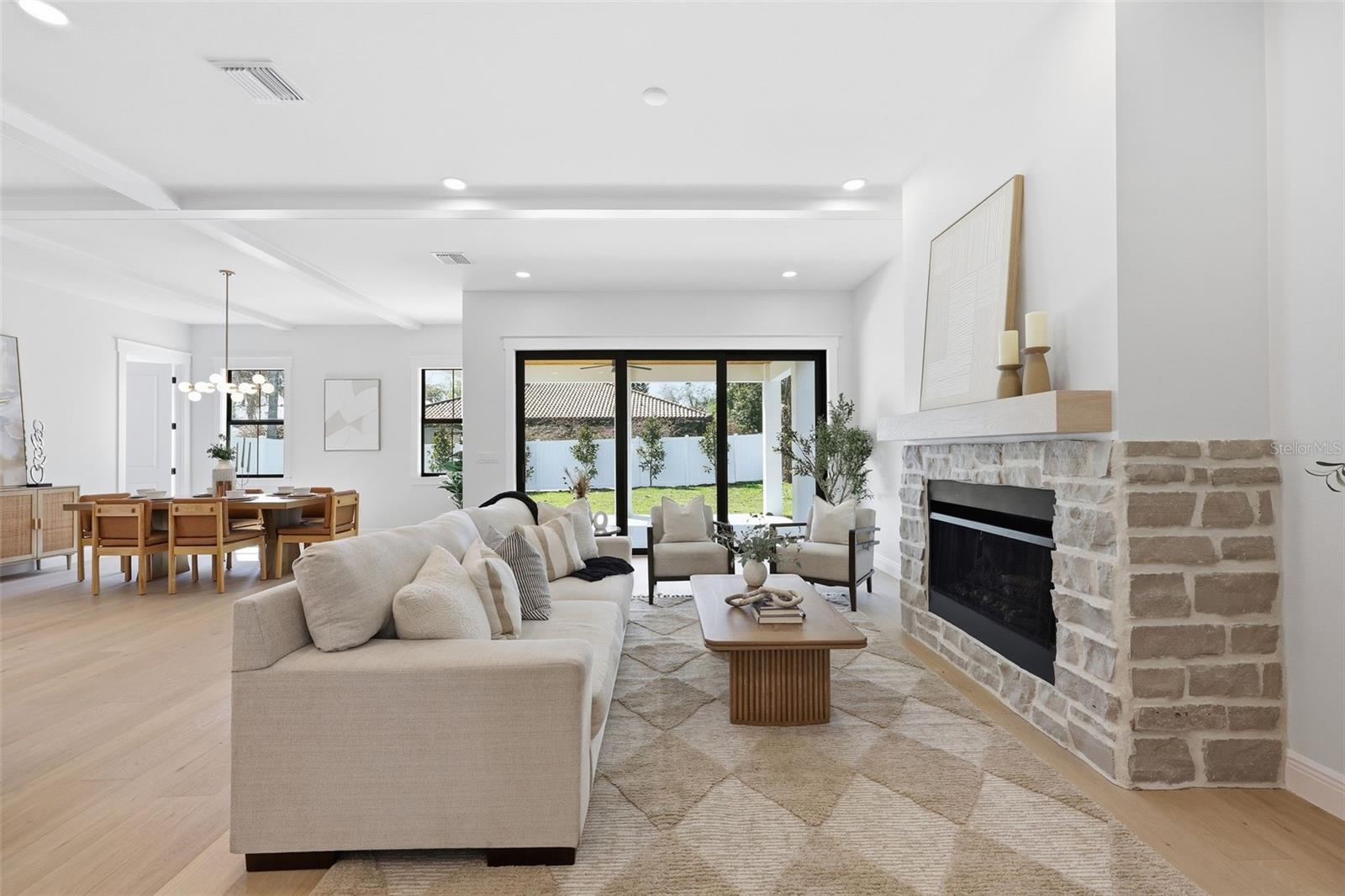 SUBURB ROYAL - Residential