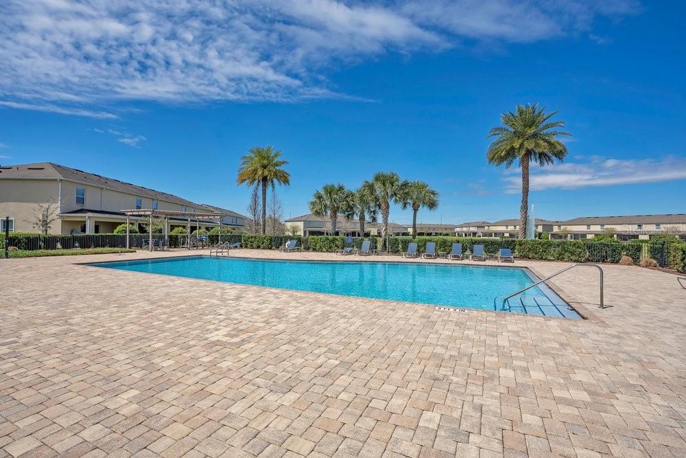 LAKE BLUFF/TOWN CENTER EAST-PH - Residential