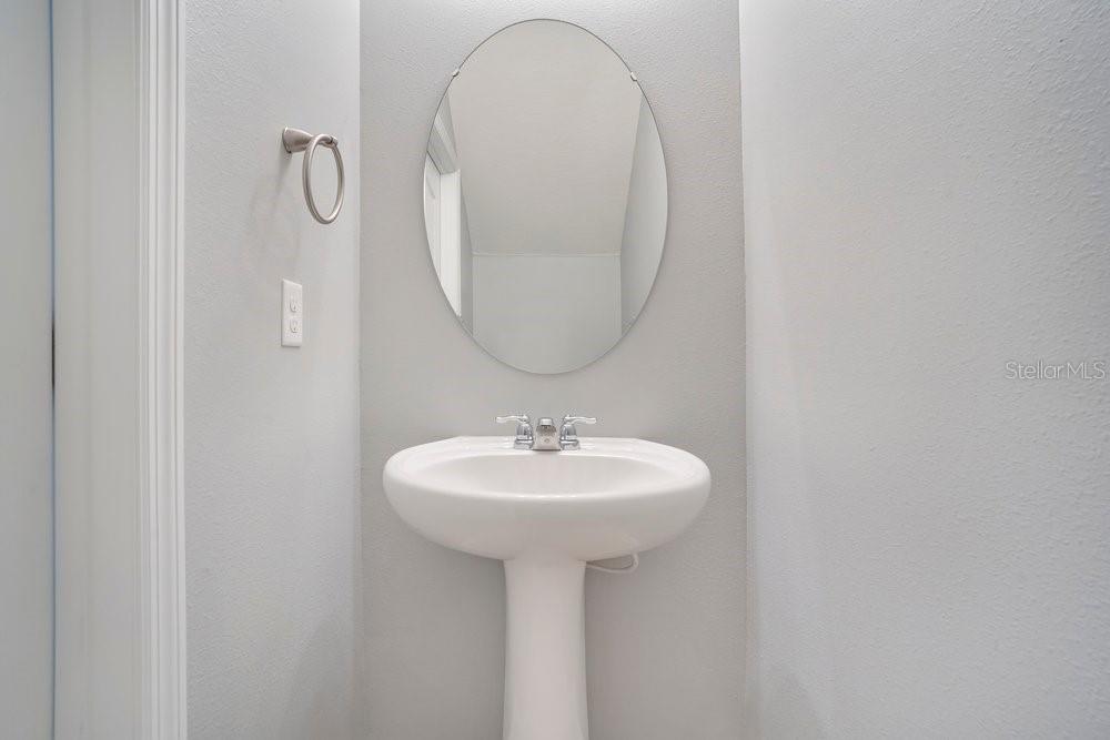 LAKE BLUFF/TOWN CENTER EAST-PH - Residential