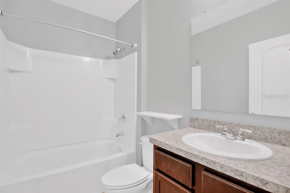 LAKE BLUFF/TOWN CENTER EAST-PH - Residential