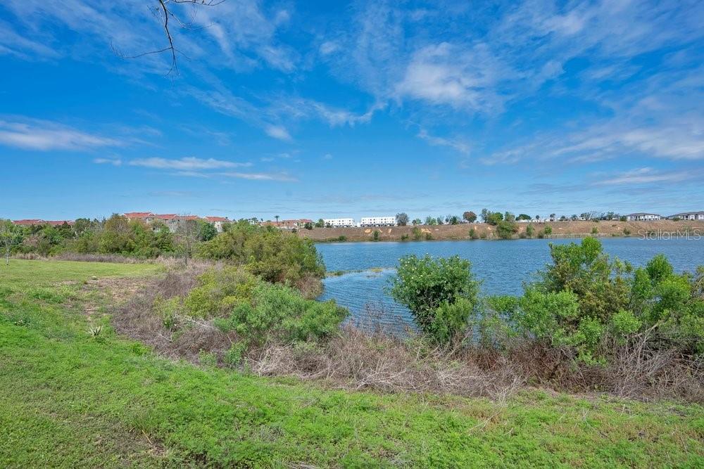 LAKE BLUFF/TOWN CENTER EAST-PH - Residential