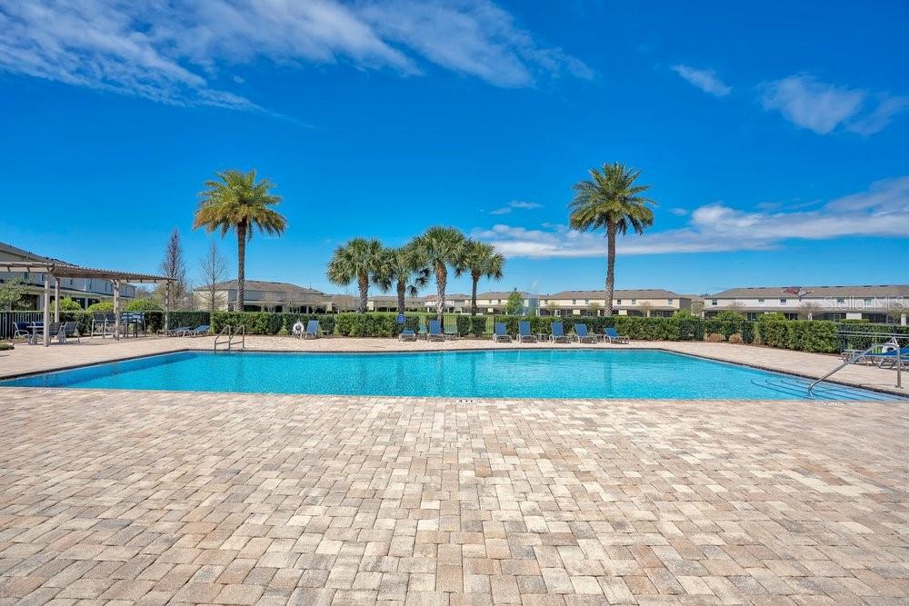 LAKE BLUFF/TOWN CENTER EAST-PH - Residential