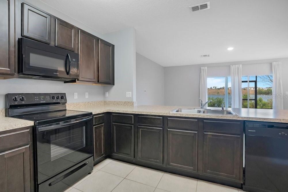 LAKE BLUFF/TOWN CENTER EAST-PH - Residential