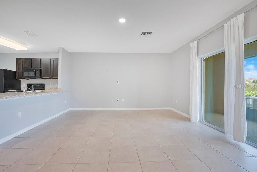 LAKE BLUFF/TOWN CENTER EAST-PH - Residential