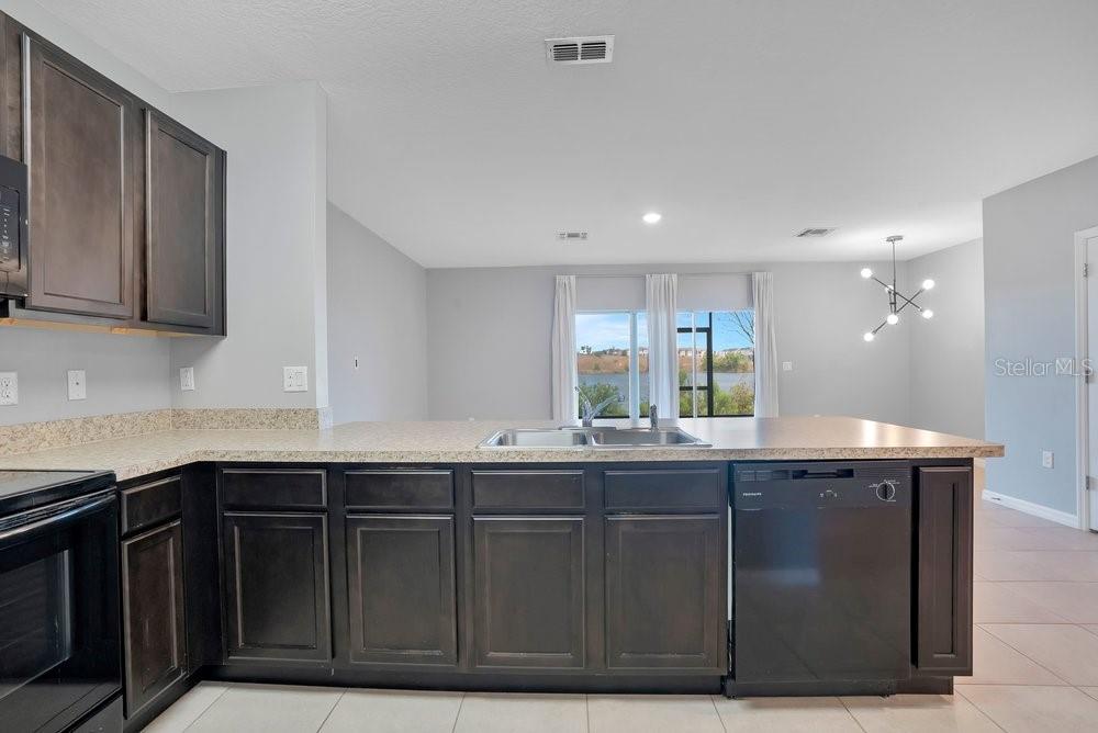 LAKE BLUFF/TOWN CENTER EAST-PH - Residential