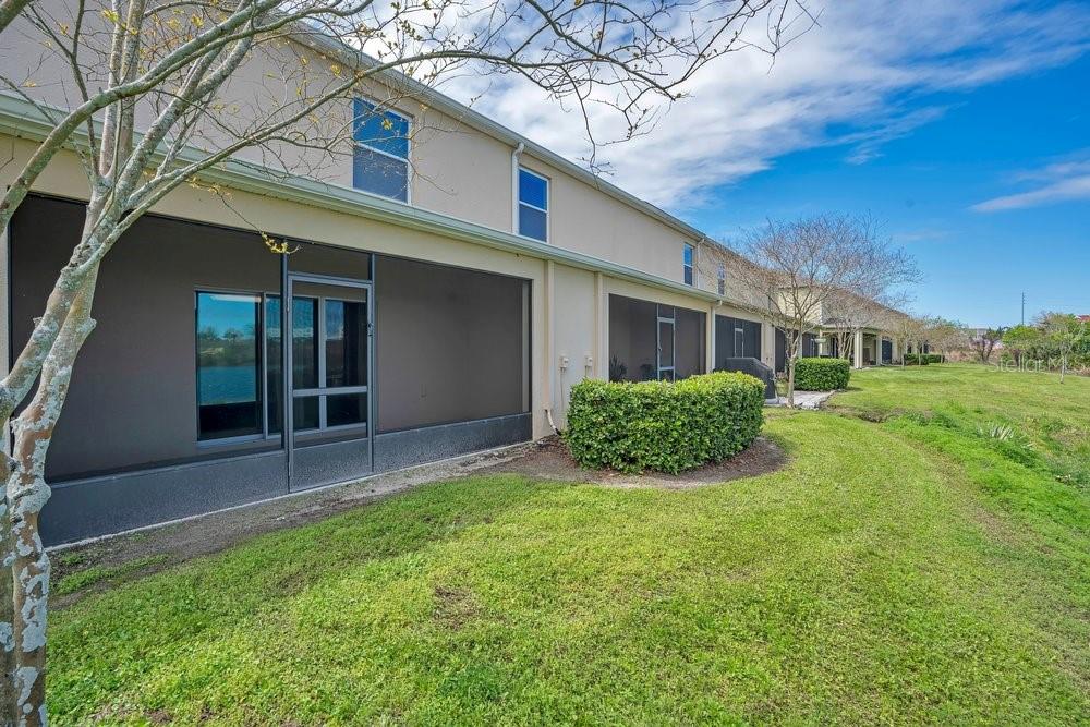 LAKE BLUFF/TOWN CENTER EAST-PH - Residential