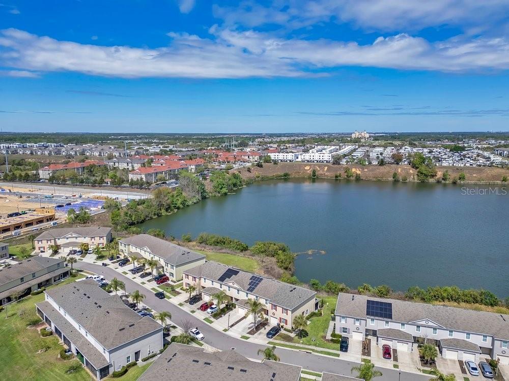 LAKE BLUFF/TOWN CENTER EAST-PH - Residential