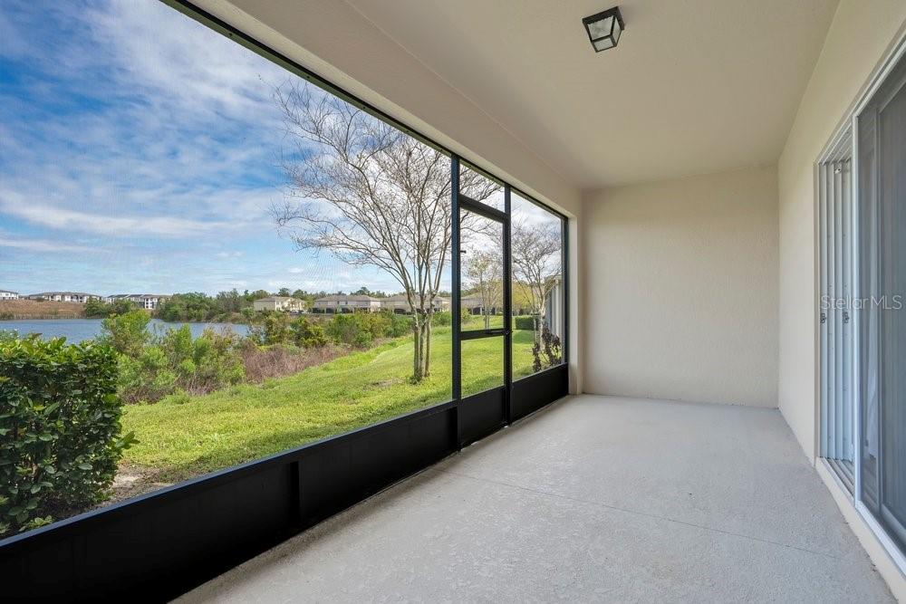 LAKE BLUFF/TOWN CENTER EAST-PH - Residential