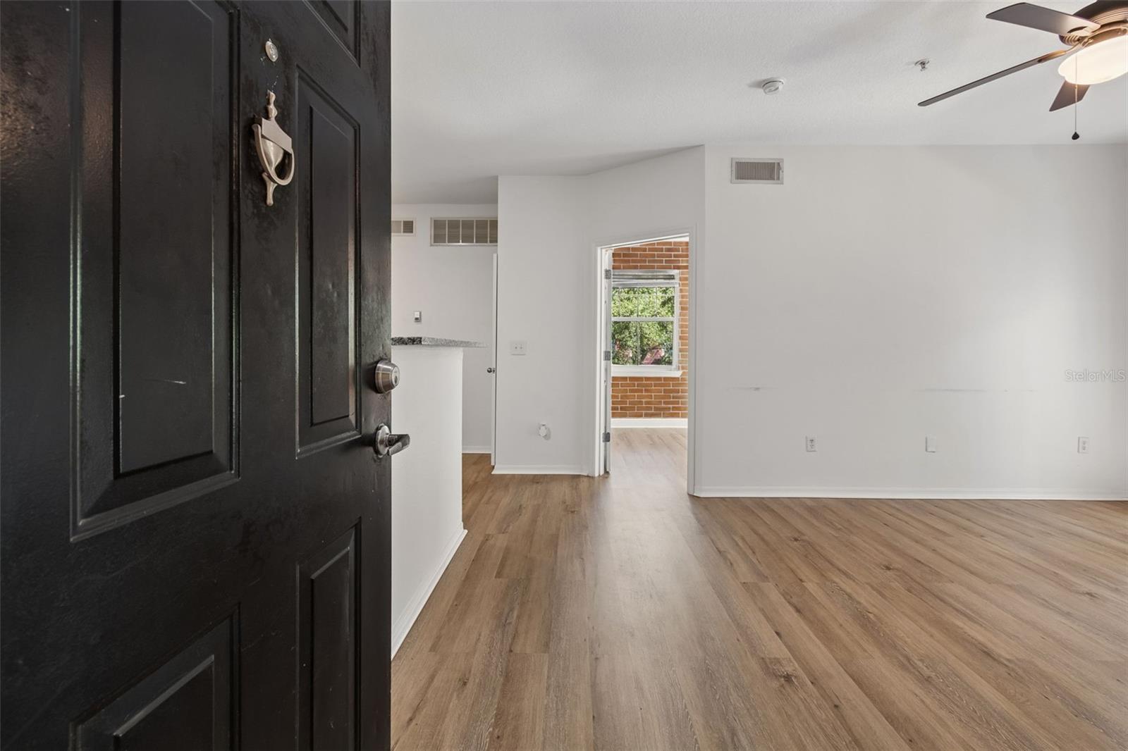 2010 E PALM AVENUE 14202