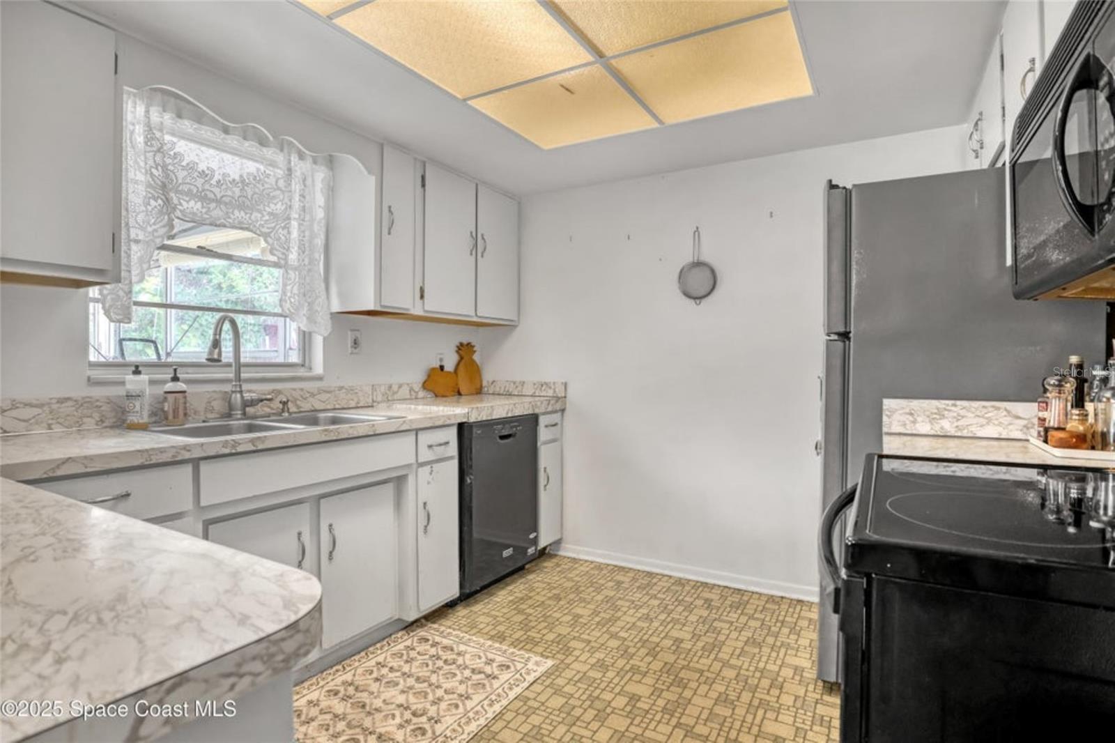 WHISPERING LAKES SEC 03 PT 01 - Residential