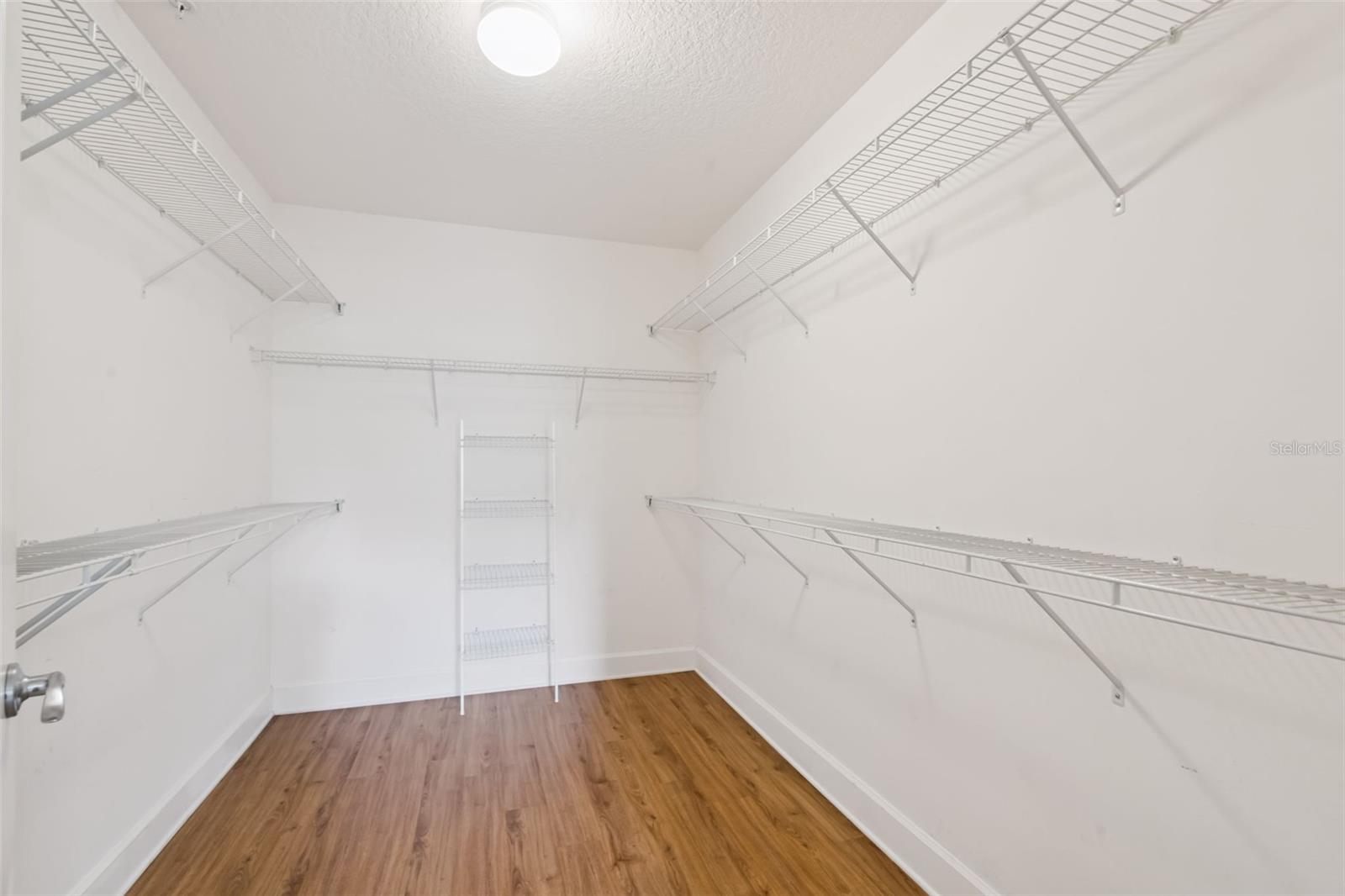 ARTISAN CLUB CONDO P2 - Residential