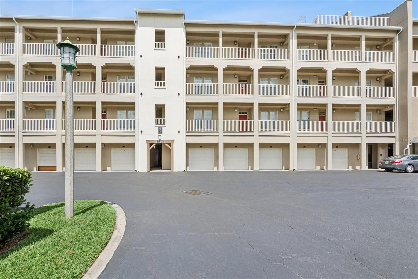 ARTISAN CLUB CONDO P2 - Residential