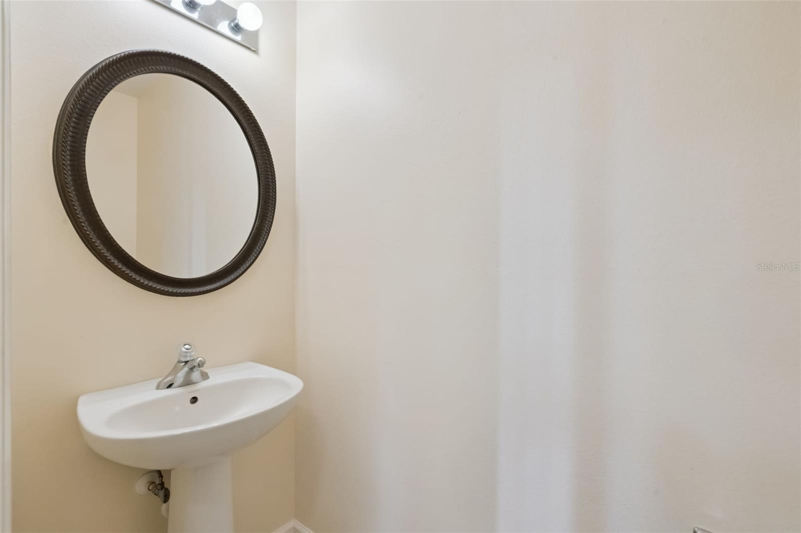 ARTISAN CLUB CONDO P2 - Residential