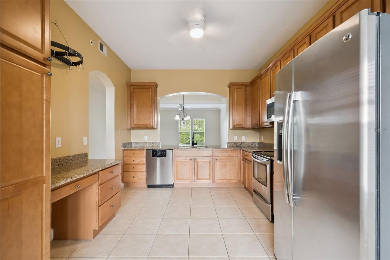 1400 CELEBRATION AVENUE 305