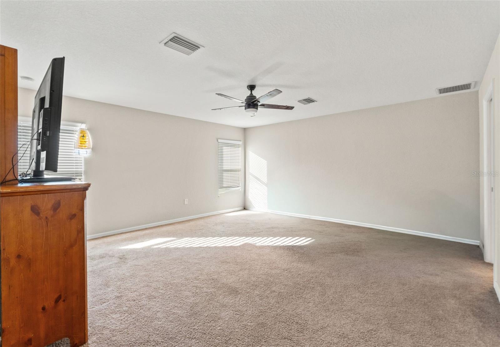 ROYAL HIGHLANDS - Residential