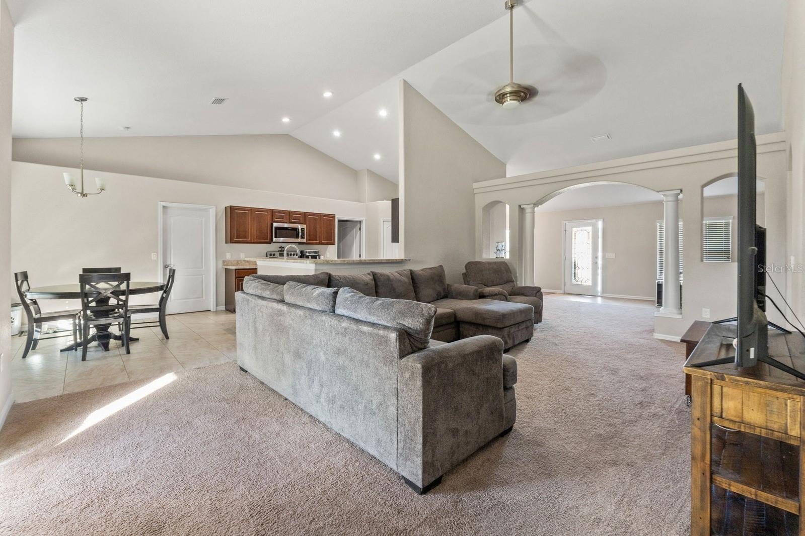 ROYAL HIGHLANDS - Residential