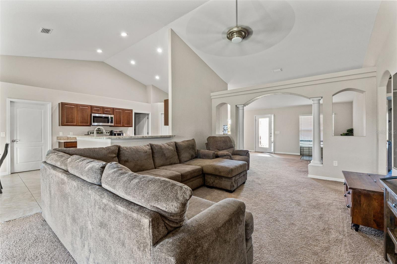 ROYAL HIGHLANDS - Residential