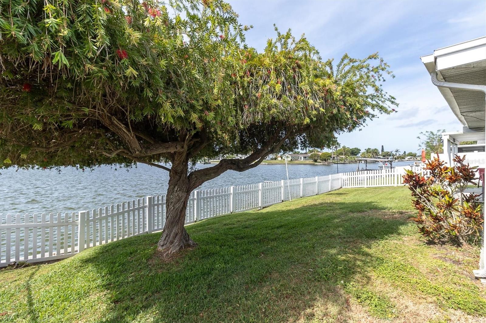 ALOHA GARDENS - Residential