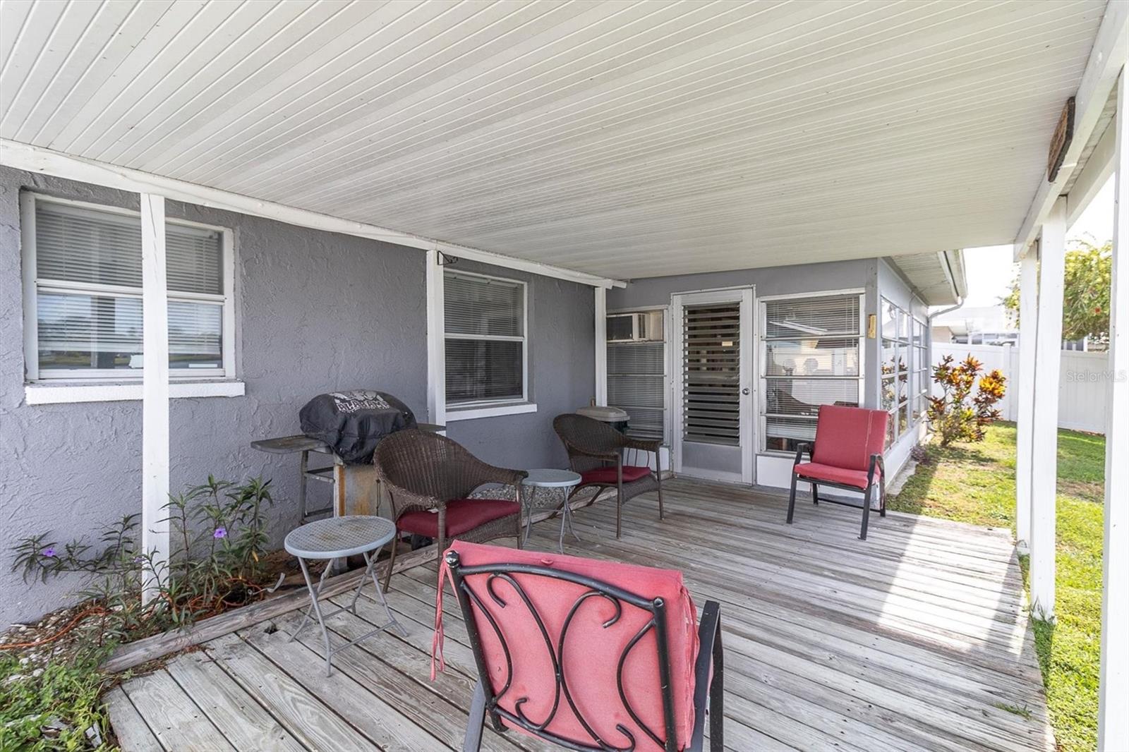 ALOHA GARDENS - Residential