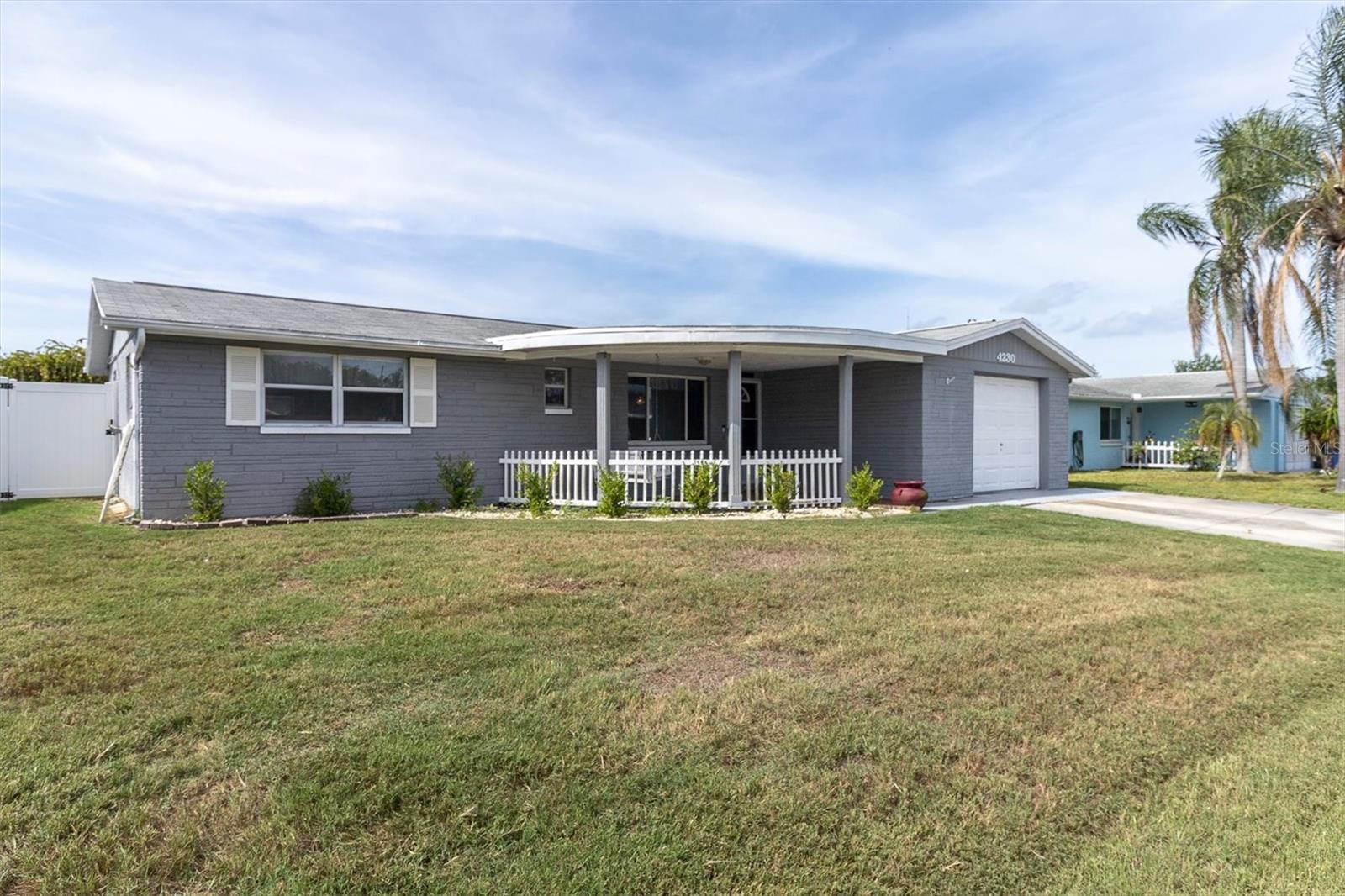 ALOHA GARDENS - Residential