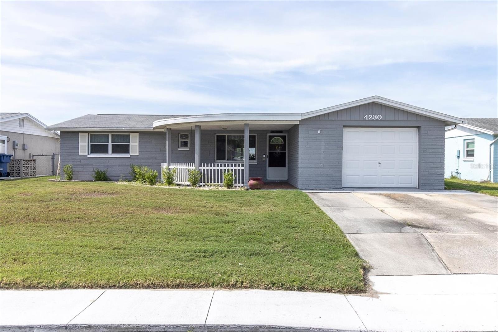 ALOHA GARDENS - Residential