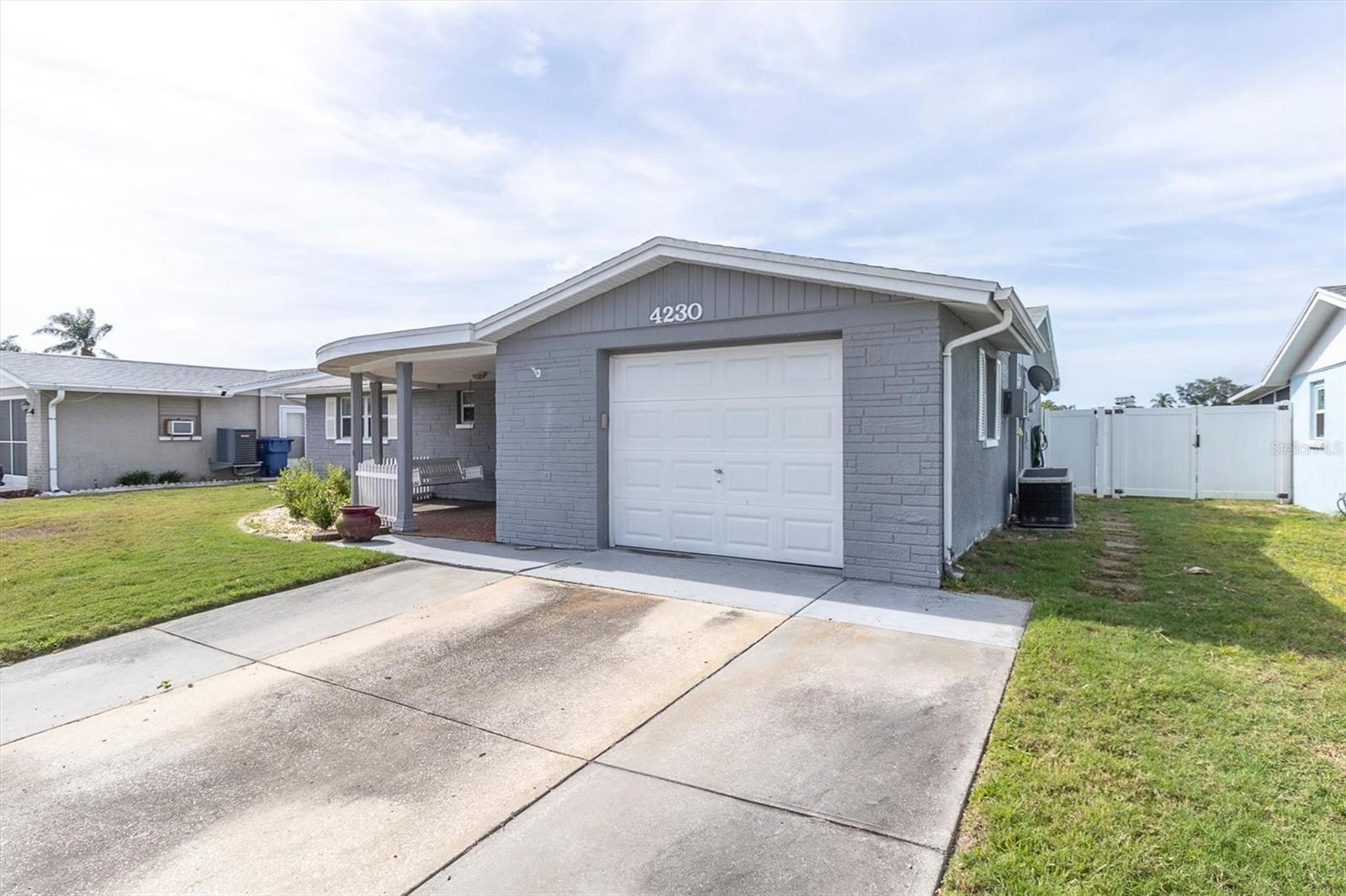 ALOHA GARDENS - Residential