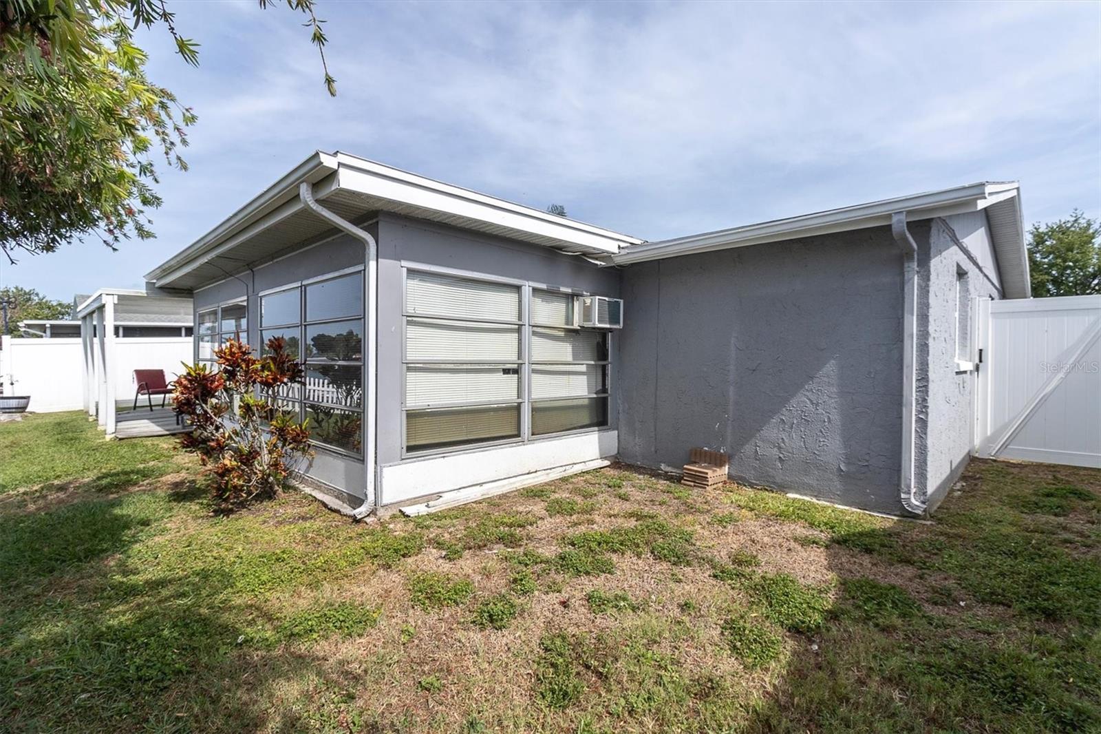 ALOHA GARDENS - Residential