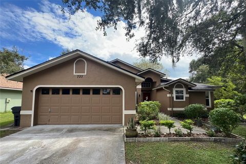 A home in LAKELAND