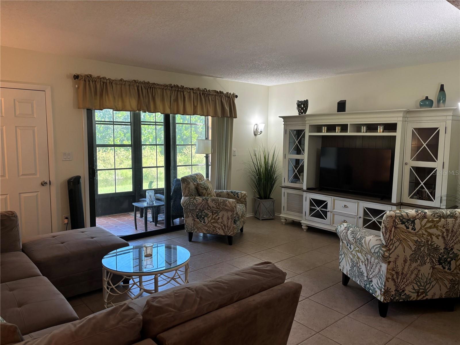 SUNRISE GOLF CLUB PH III - Residential Lease