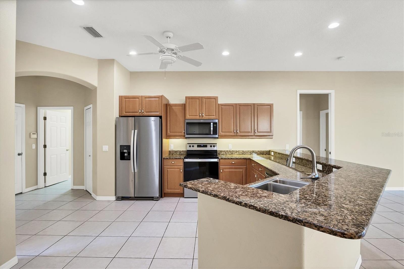 THREE OAKS - Residential