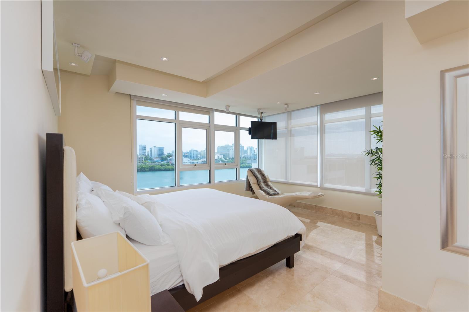 BRISTOL CONDOMINIUM - Residential