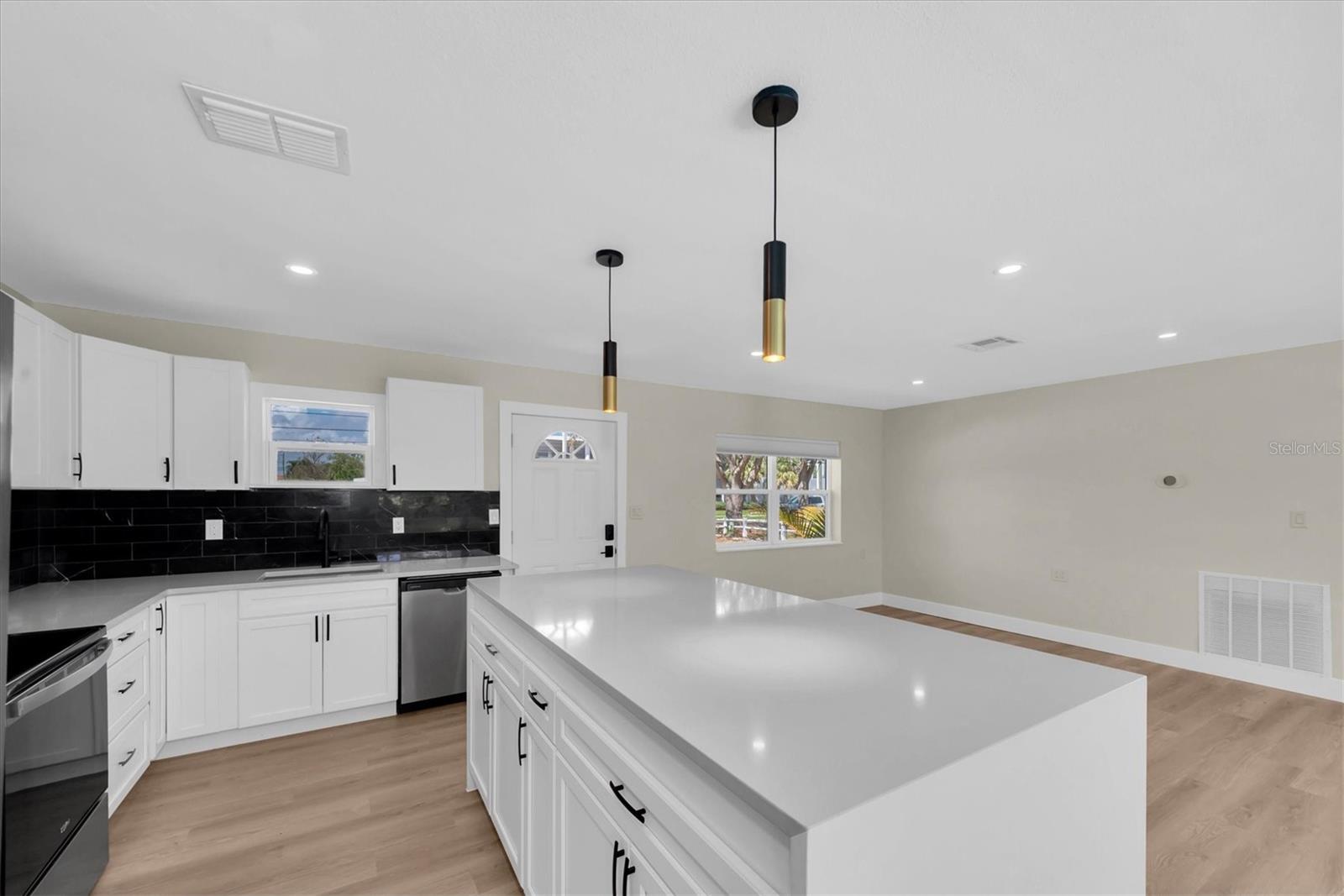 SHORE ACRES OVERLOOK SEC - Residential